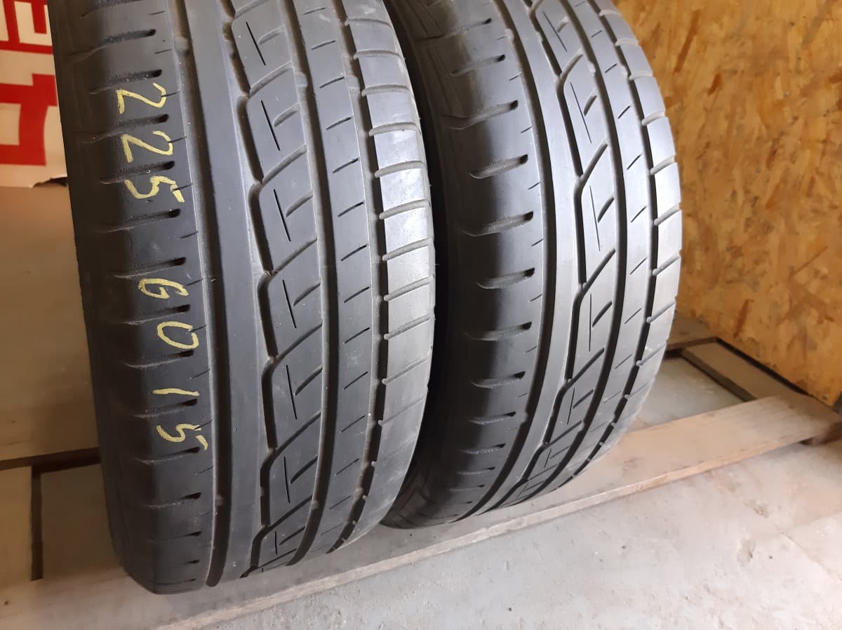 Придбати вживані шини Toyo ProxesCF1 225/60 R 15 Придбати вживані шини Toyo ProxesCF1 225/60 R 15