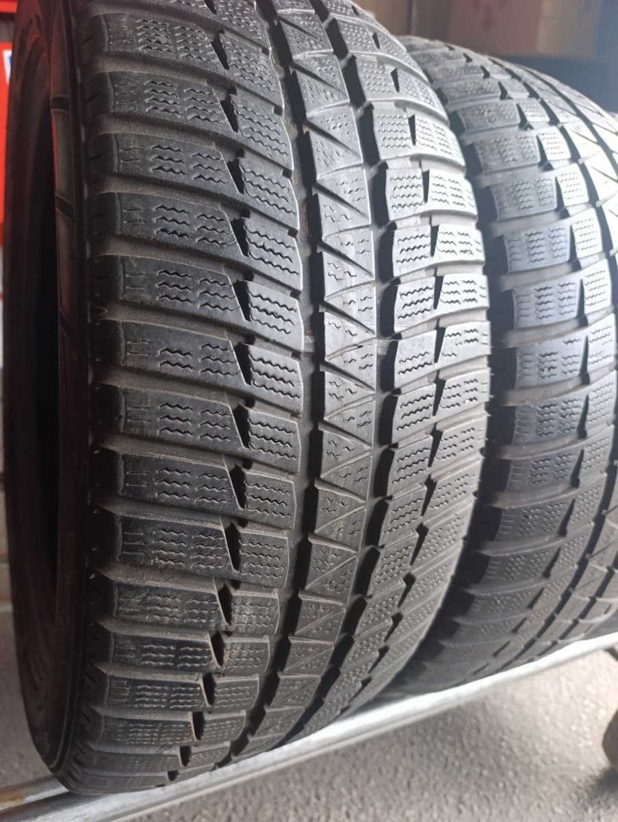 Шини б/у Falken HS 449 Eurowinter  215/50 R 17 Вживані шини Falken HS 449 Eurowinter  215/50 R 17