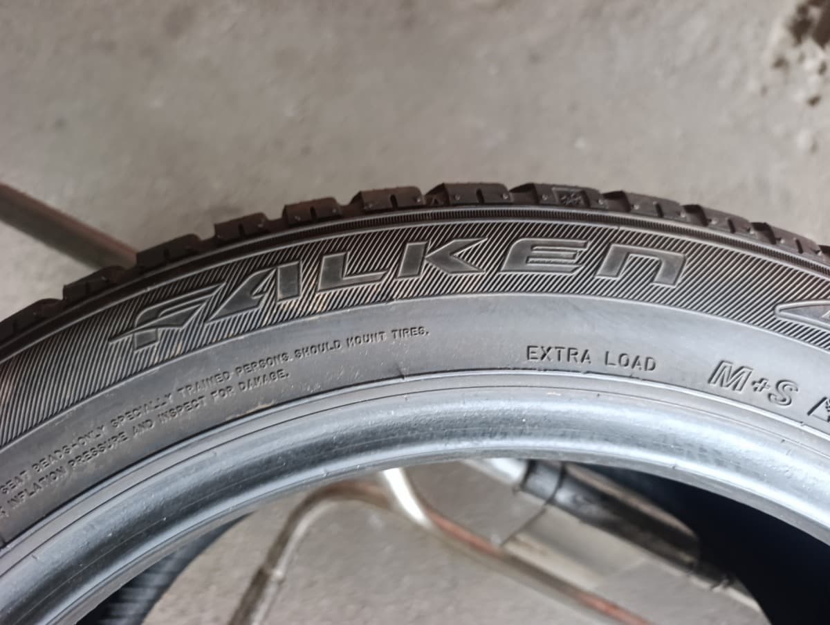 Шини б/у Falken HS 449 Eurowinter  215/50 R 17 Вживані шини Falken HS 449 Eurowinter  215/50 R 17