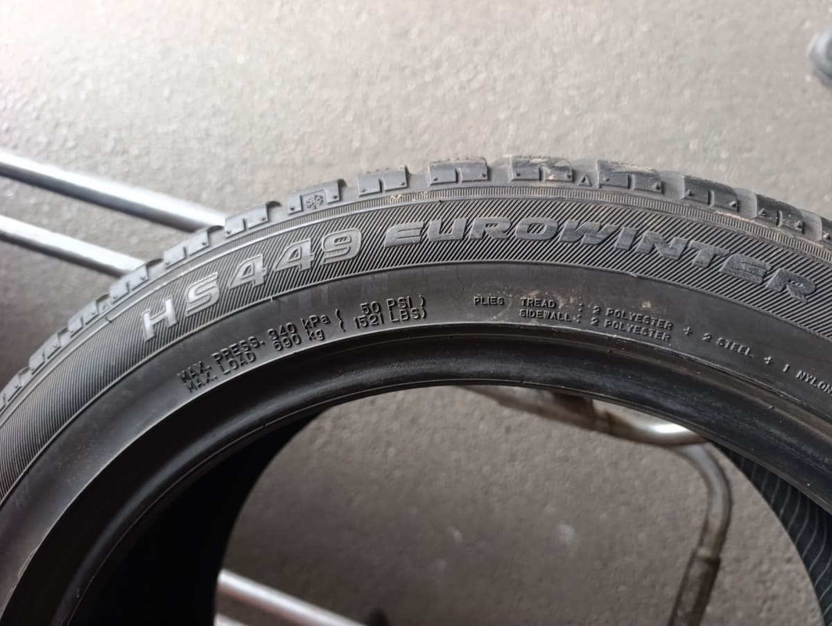 Шини б/у Falken HS 449 Eurowinter  215/50 R 17 Вживані шини Falken HS 449 Eurowinter  215/50 R 17