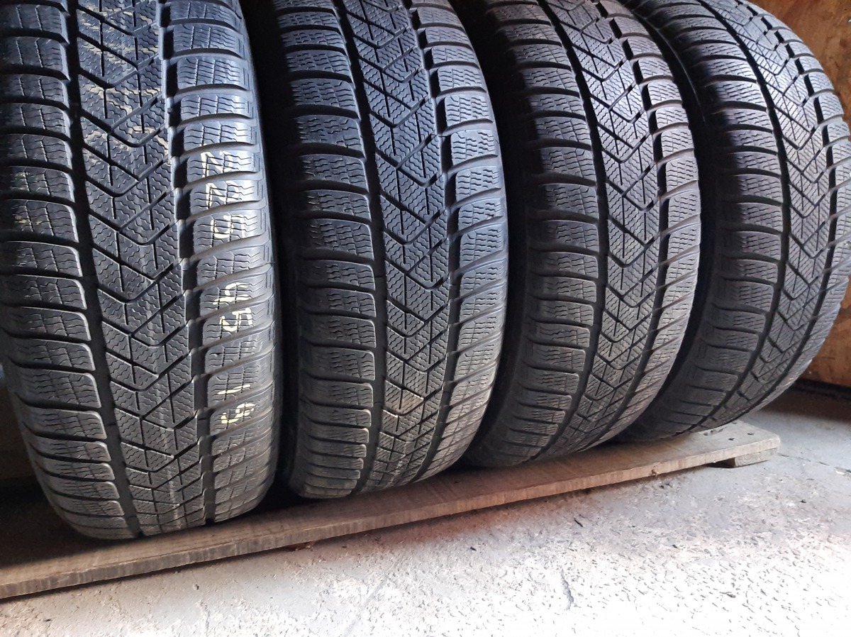 Придбати вживані шини Pirelli Sotozero 3 225/45 R 19 Придбати вживані шини Pirelli Sotozero 3 225/45 R 19