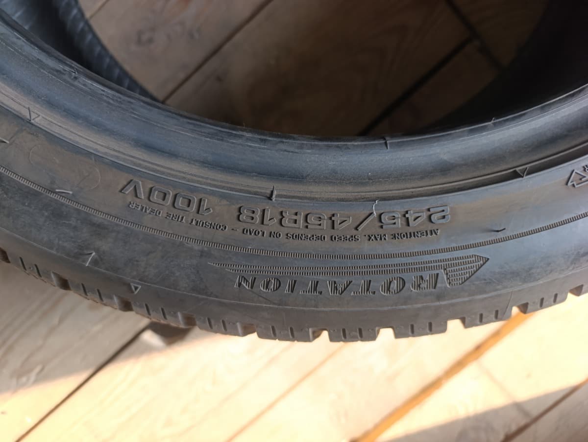 Шини б/у Dunlop Winter Sport 5 245/45 R 18 Вживані шини Dunlop Winter Sport 5 245/45 R 18