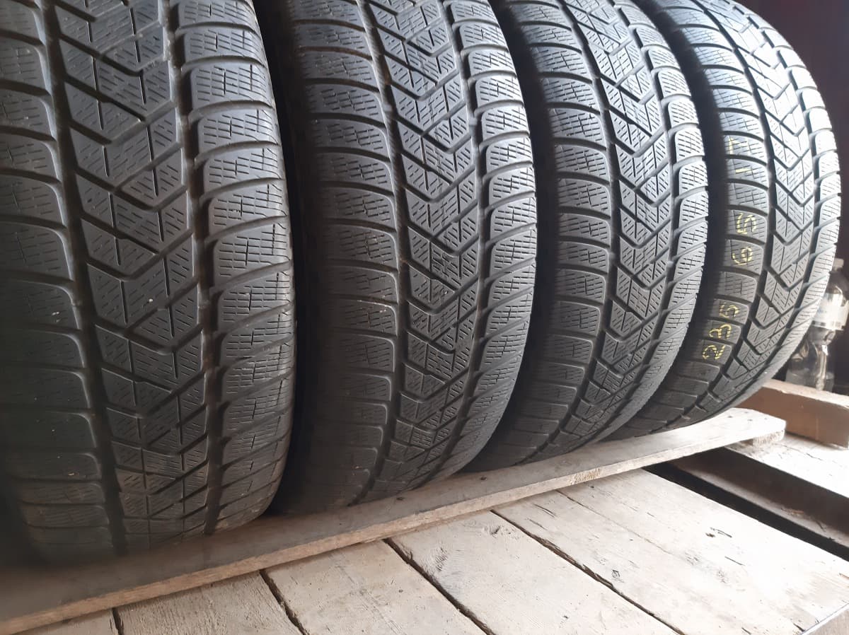 Придбати вживані шини Pirelli Scorpion Winter … 235/65 R 17 Придбати вживані шини Pirelli Scorpion Winter … 235/65 R 17
