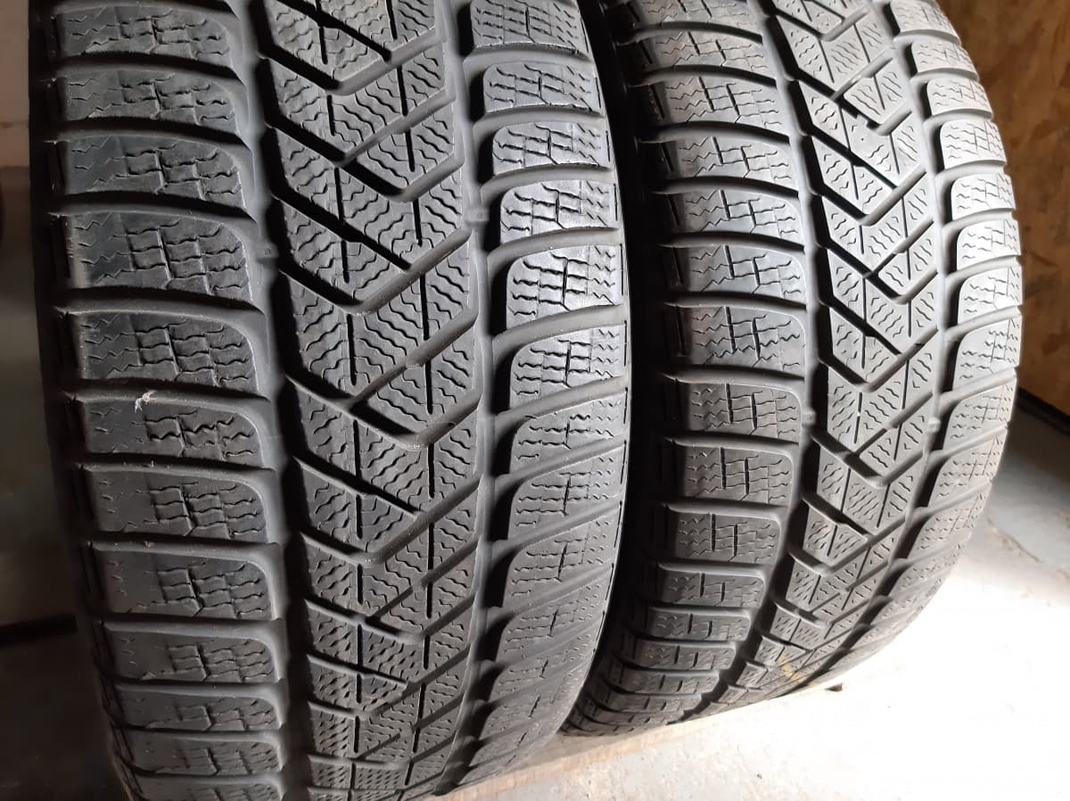 Придбати вживані шини Pirelli Sottozero 3 245/45 R 17 Придбати вживані шини Pirelli Sottozero 3 245/45 R 17