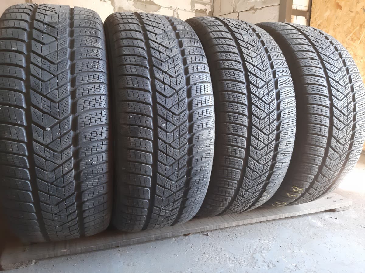 Придбати вживані шини Pirelli Scorpion Winter 255/55 R 18 Придбати вживані шини Pirelli Scorpion Winter 255/55 R 18