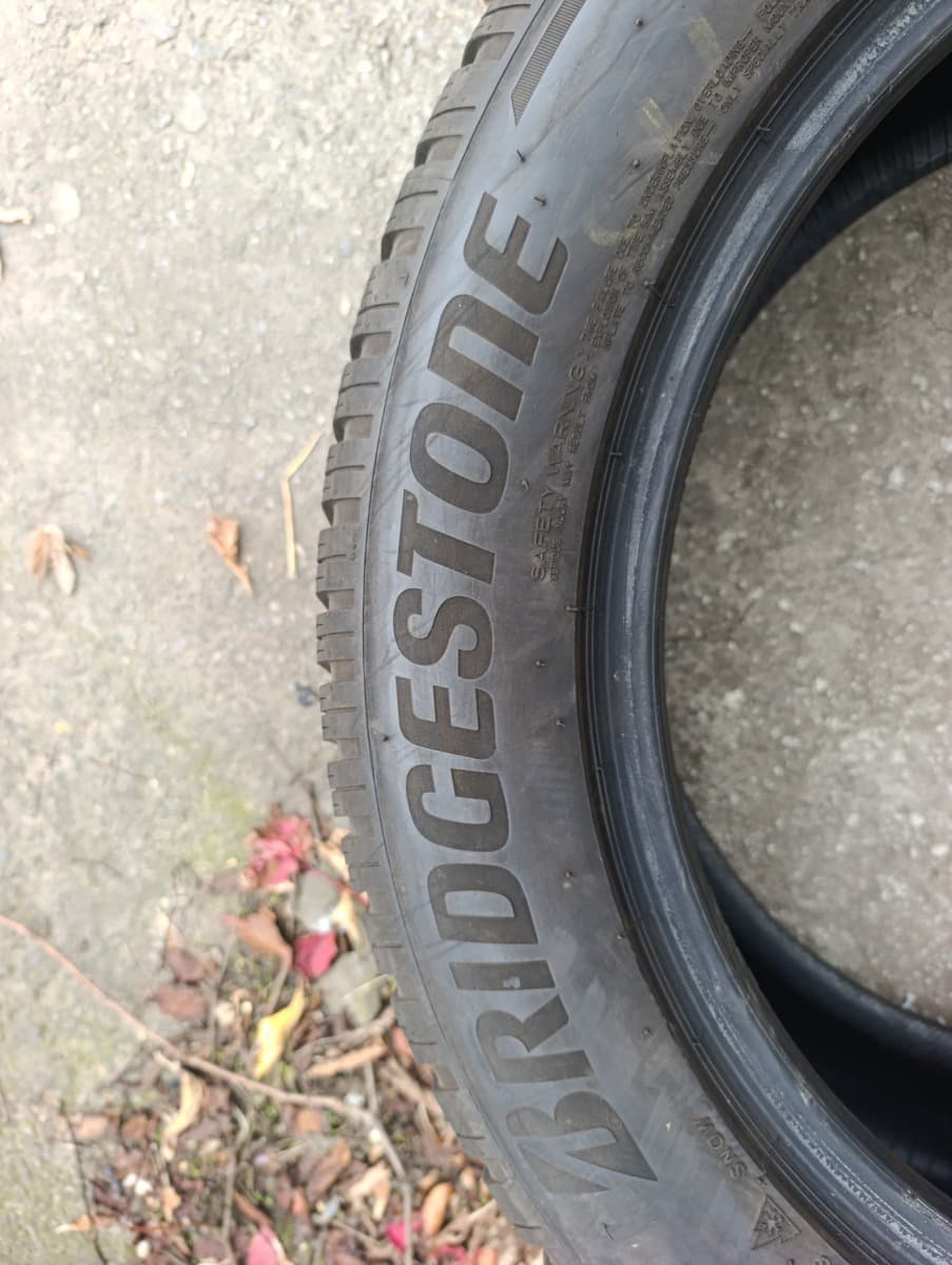 Шини б/у Bridgestone Blizzak- LM005      255/50 R 19 Вживані шини Bridgestone Blizzak- LM005      255/50 R 19