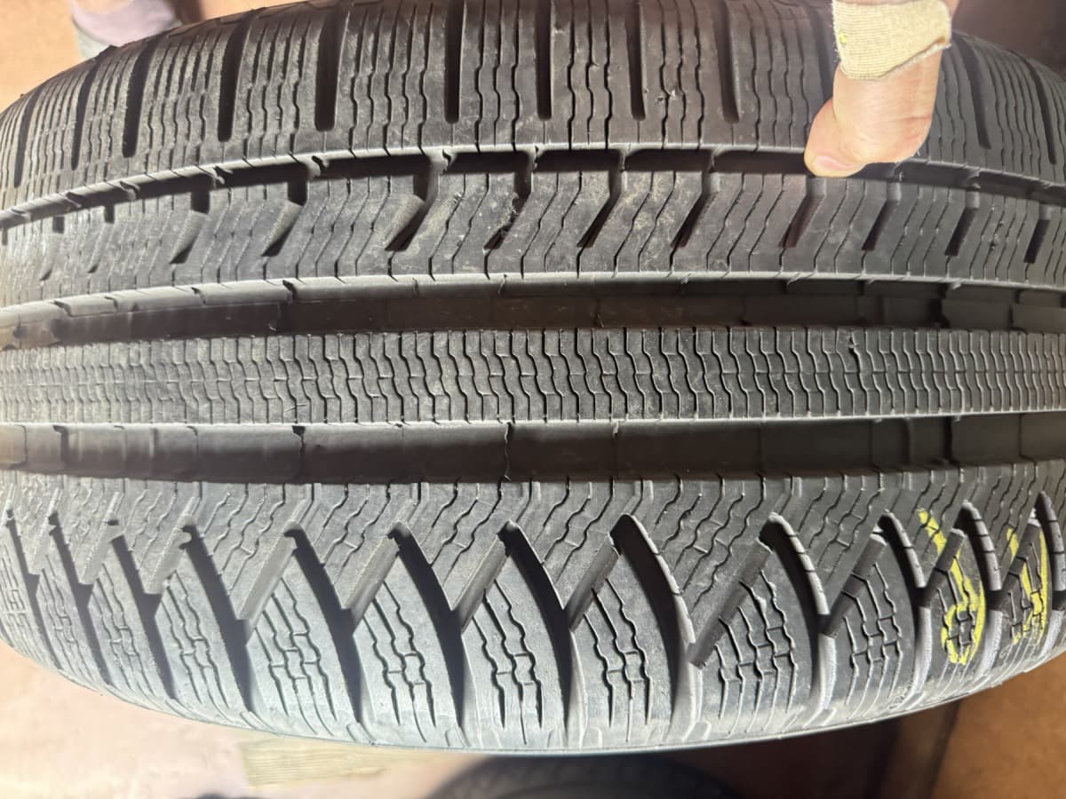 Шини б/у Michelin Pilot Alpin PA 3 … . 255/45 R 18 Вживані шини Michelin Pilot Alpin PA 3 … . 255/45 R 18