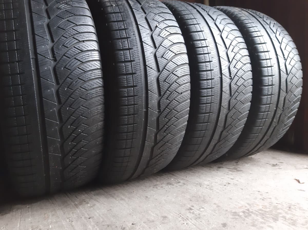 Придбати вживані шини Michelin Pilot Alpin PA 4 235/50 R 17 Придбати вживані шини Michelin Pilot Alpin PA 4 235/50 R 17