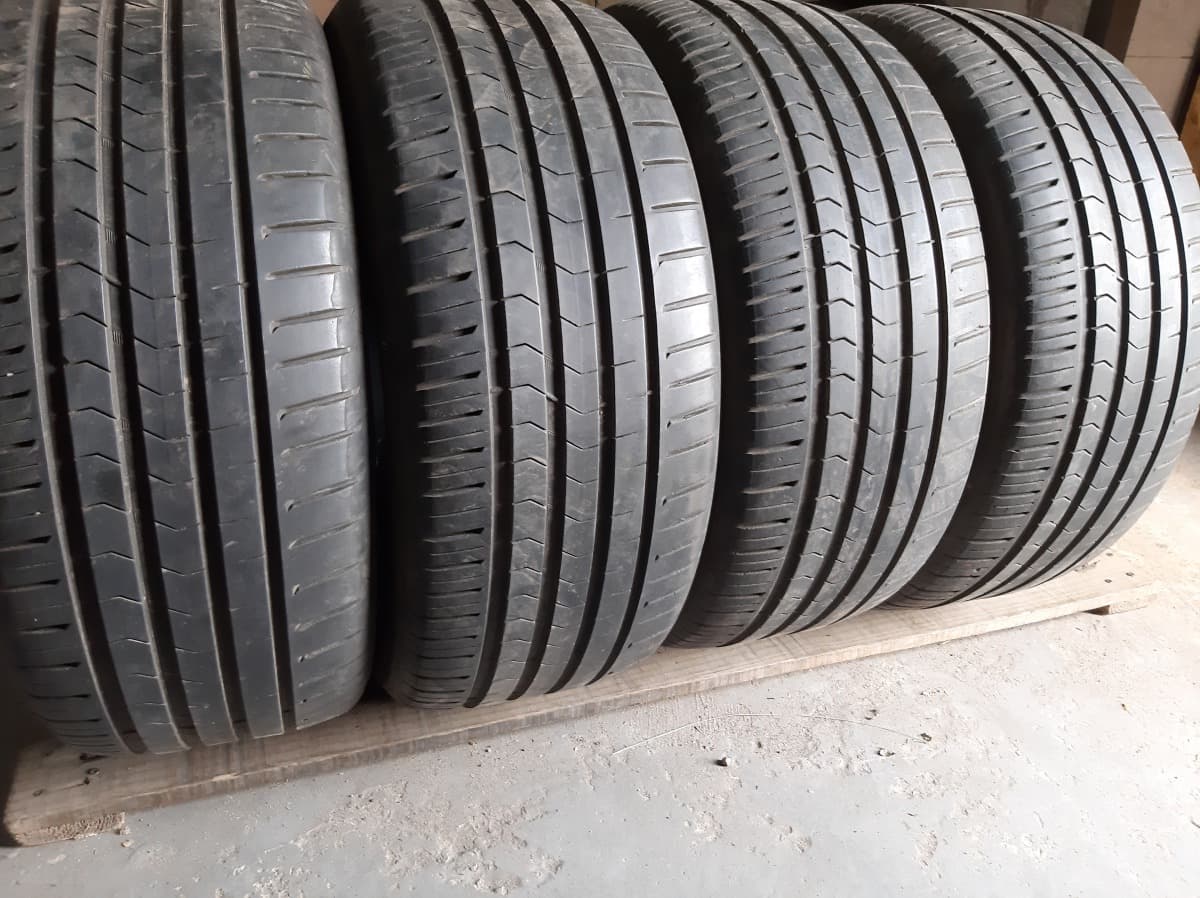 Придбати вживані шини Vredestein Ultrac Satin 245/45 R 18 Придбати вживані шини Vredestein Ultrac Satin 245/45 R 18