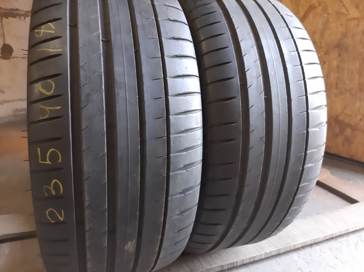 Придбати вживані шини Michelin Pilot Sport 4 235/40 R 18 Придбати вживані шини Michelin Pilot Sport 4 235/40 R 18
