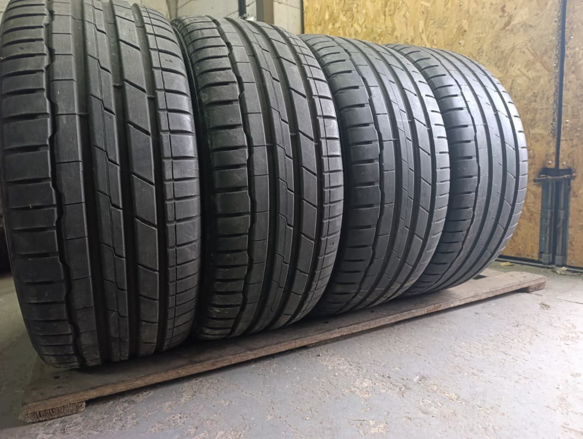 Придбати вживані шини Hankook Ventus S1 Evo 3 245/45 R 18 Придбати вживані шини Hankook Ventus S1 Evo 3 245/45 R 18