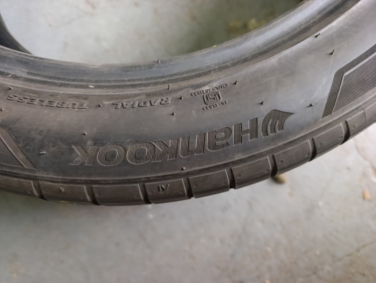 Шини б/у Hankook Ventus S1 Evo 3 245/45 R 18 Вживані шини Hankook Ventus S1 Evo 3 245/45 R 18