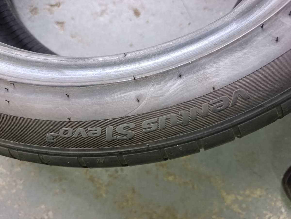 Шини б/у Hankook Ventus S1 Evo 3 245/45 R 18 Вживані шини Hankook Ventus S1 Evo 3 245/45 R 18