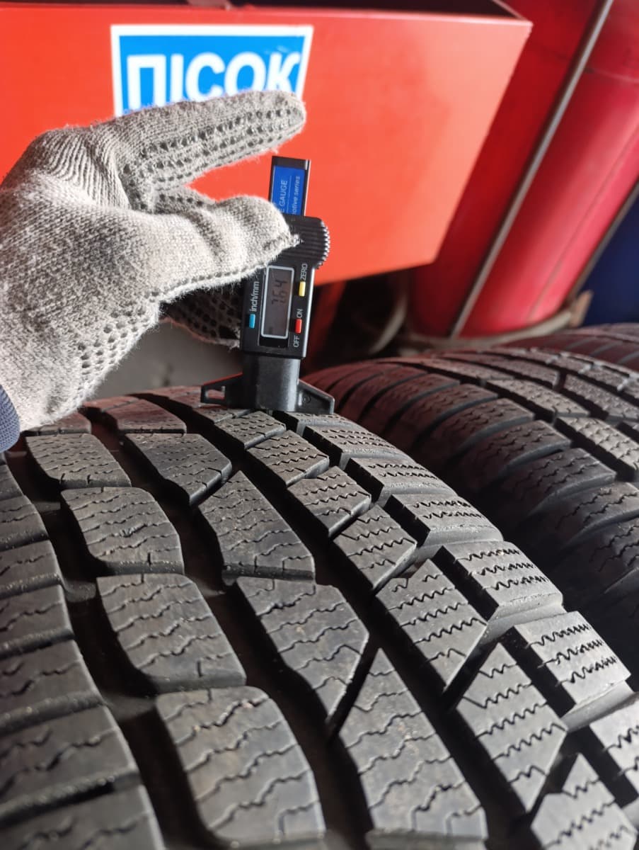 Шини б/у Continental ContiWinterContact TS830    225/55 R 17 Вживані шини Continental ContiWinterContact TS830    225/55 R 17