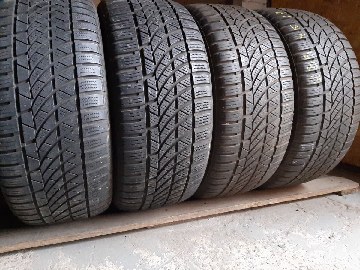 Придбати вживані шини Hankook Kinergy 4S 235/45 R 17 Придбати вживані шини Hankook Kinergy 4S 235/45 R 17
