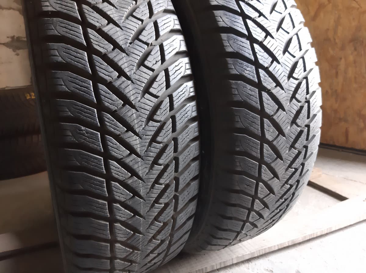 Придбати вживані шини GoodYear UltraGrip SUV 4*4 . 235/60 R 18 Придбати вживані шини GoodYear UltraGrip SUV 4*4 . 235/60 R 18