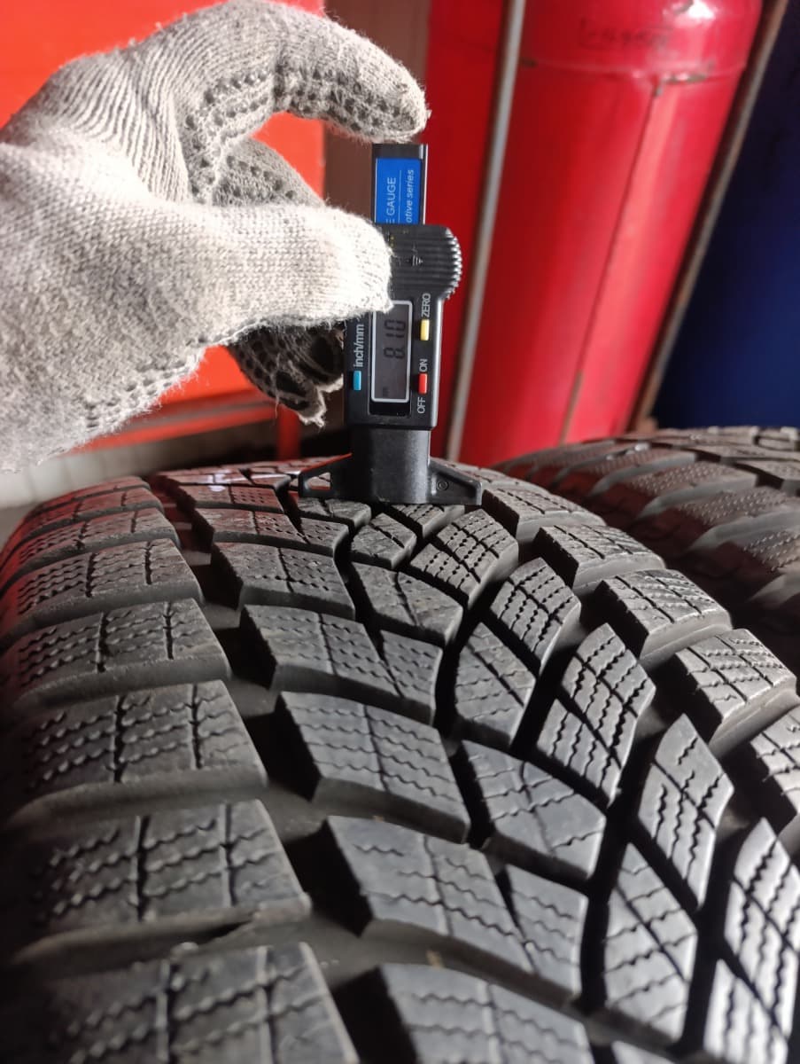 Шини б/у GoodYear Ultra Grip Performance    225/55 R 17 Вживані шини GoodYear Ultra Grip Performance    225/55 R 17