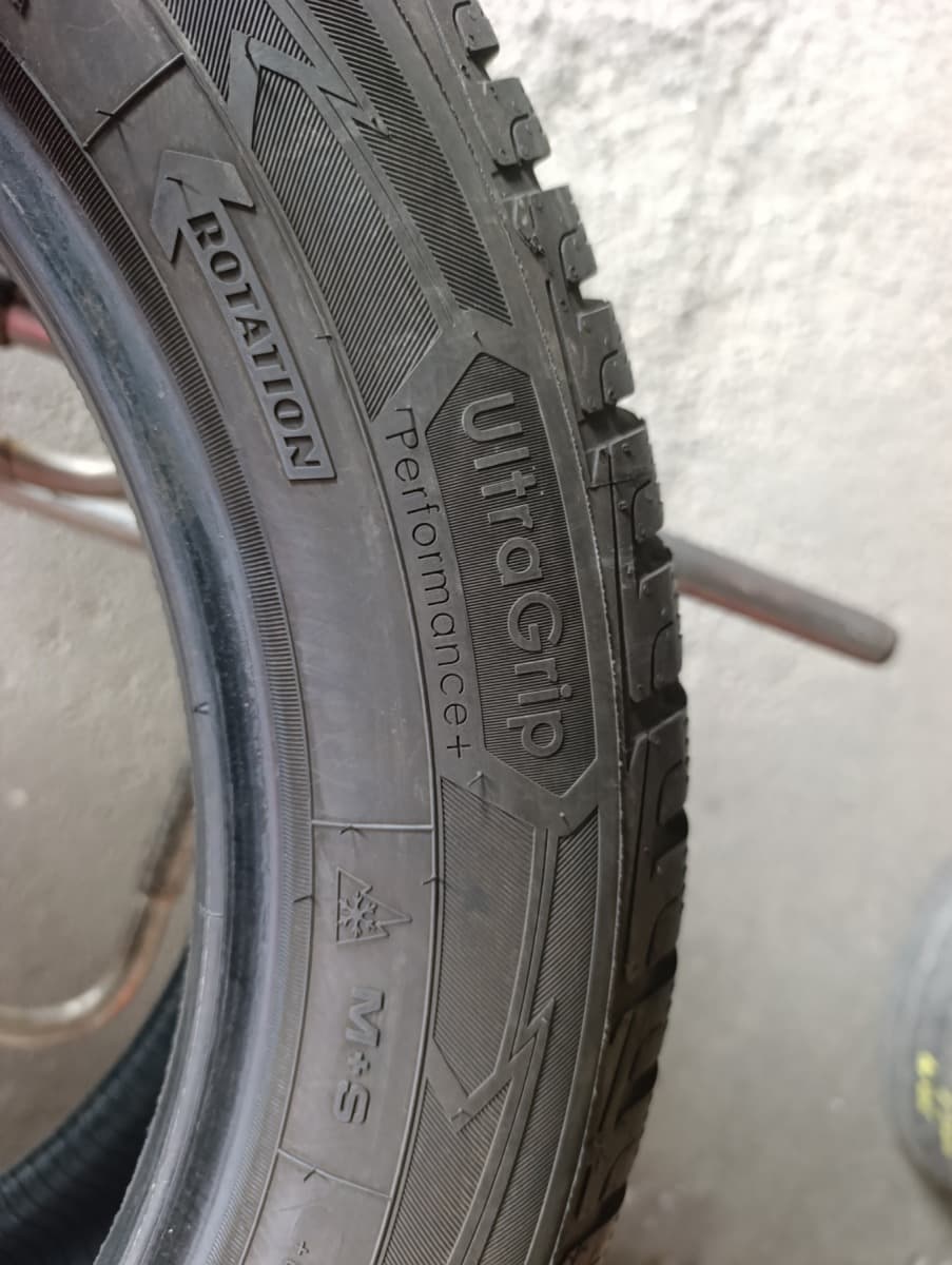 Шини б/у GoodYear Ultra Grip Performance    225/55 R 17 Вживані шини GoodYear Ultra Grip Performance    225/55 R 17