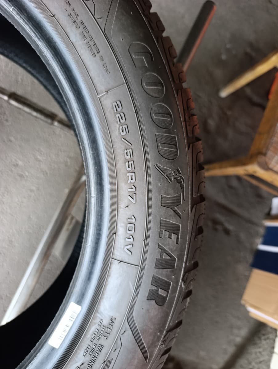 Шини б/у GoodYear Ultra Grip Performance    225/55 R 17 Вживані шини GoodYear Ultra Grip Performance    225/55 R 17