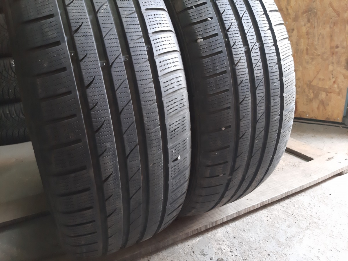 Придбати вживані шини Atlas Polar Bear UHP    225/55 R 17 Придбати вживані шини Atlas Polar Bear UHP    225/55 R 17