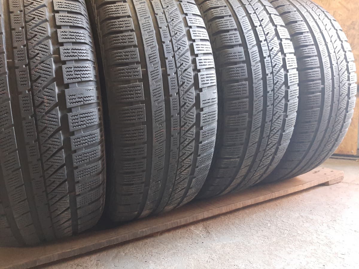 Придбати вживані шини Bridgestone Blizzak LM-30 225/55 R 16 Придбати вживані шини Bridgestone Blizzak LM-30 225/55 R 16