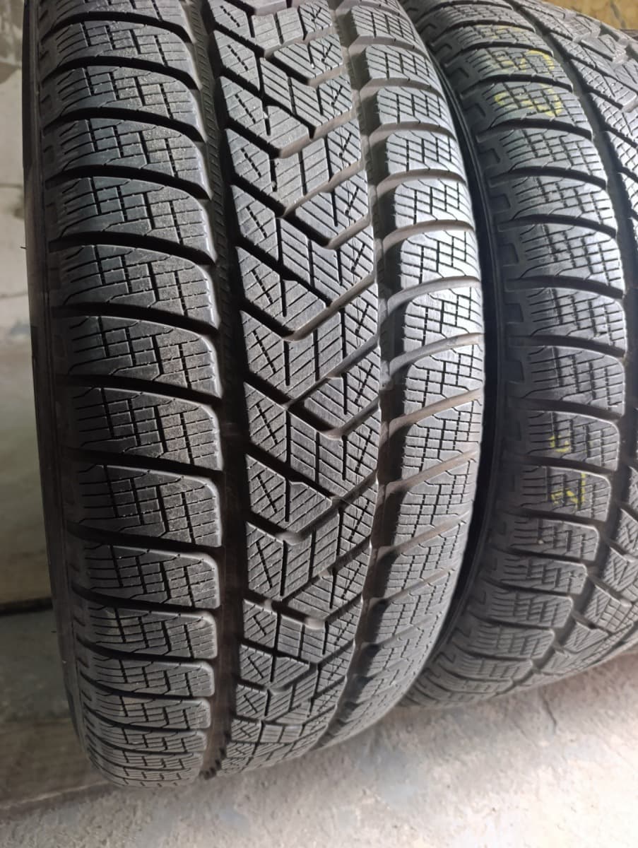 Шини б/у Pirelli Scorpion Winter . 235/55 R 19 Вживані шини Pirelli Scorpion Winter . 235/55 R 19