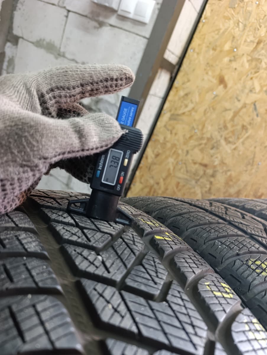 Шини б/у Pirelli Scorpion Winter . 235/55 R 19 Вживані шини Pirelli Scorpion Winter . 235/55 R 19