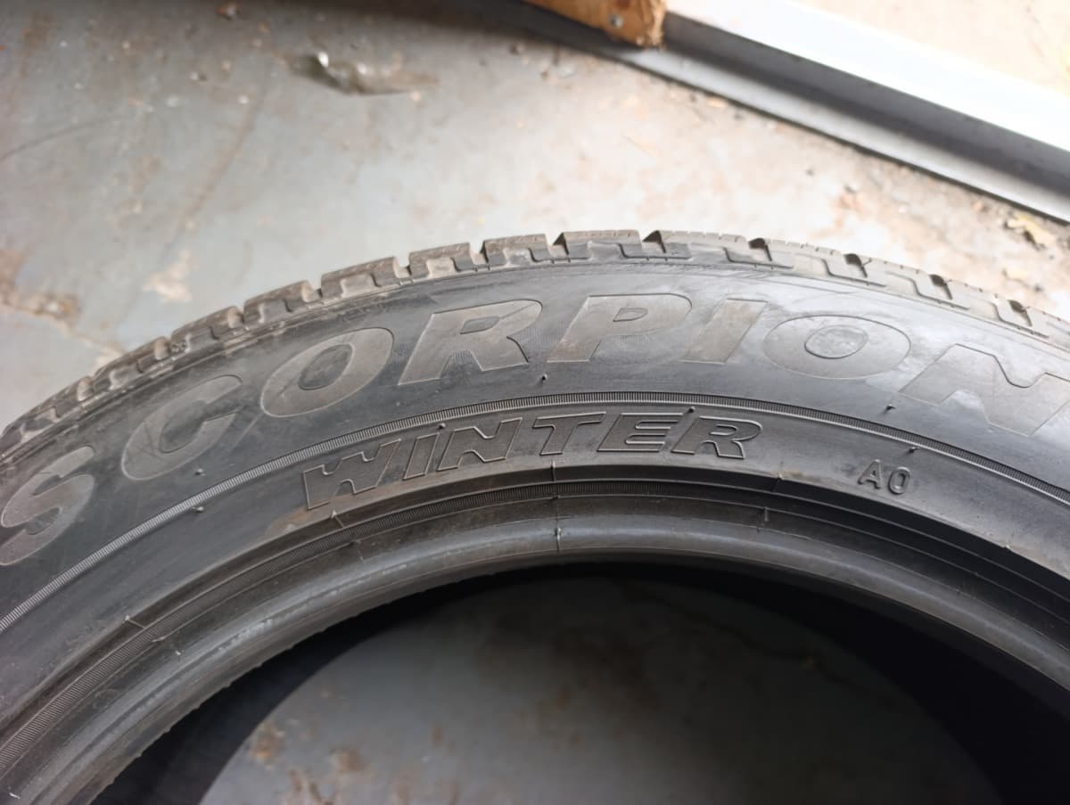 Шини б/у Pirelli Scorpion Winter . 235/55 R 19 Вживані шини Pirelli Scorpion Winter . 235/55 R 19