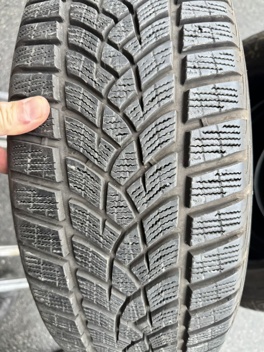 Шини б/у GoodYear Ultra Grip Performance +     205/55 R 17 Вживані шини GoodYear Ultra Grip Performance +     205/55 R 17