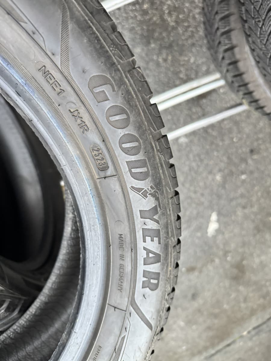 Шини б/у GoodYear Ultra Grip Performance +     205/55 R 17 Вживані шини GoodYear Ultra Grip Performance +     205/55 R 17