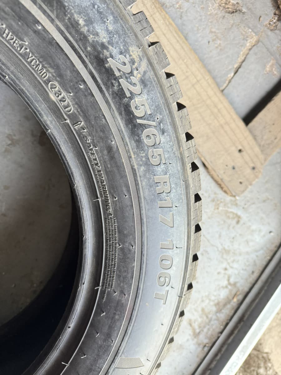 Шини б/у Kumho Winter Craft SUV WS 31 Ice 225/65 R 17 Вживані шини Kumho Winter Craft SUV WS 31 Ice 225/65 R 17