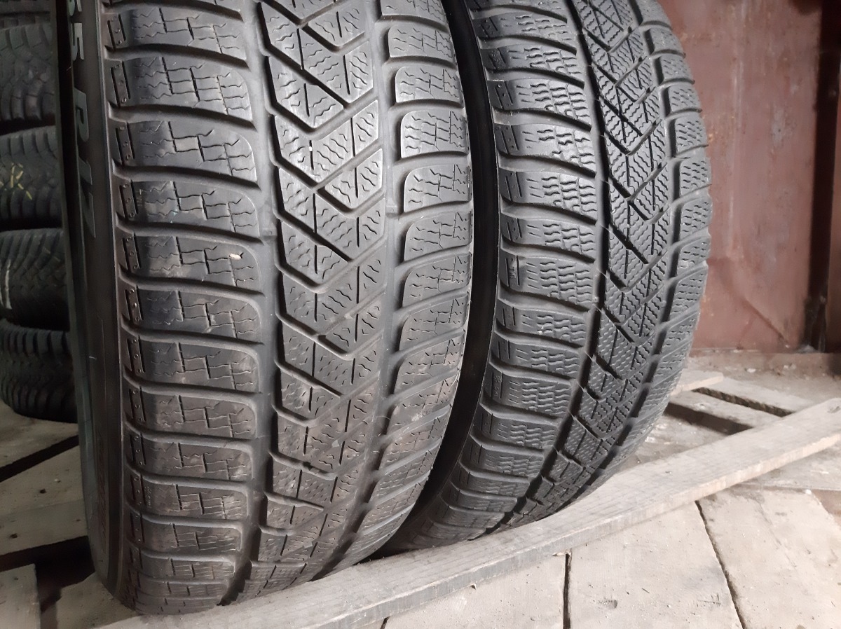 Придбати вживані шини Pirelli Winter Sottozero 3    225/55 R 17 Придбати вживані шини Pirelli Winter Sottozero 3    225/55 R 17