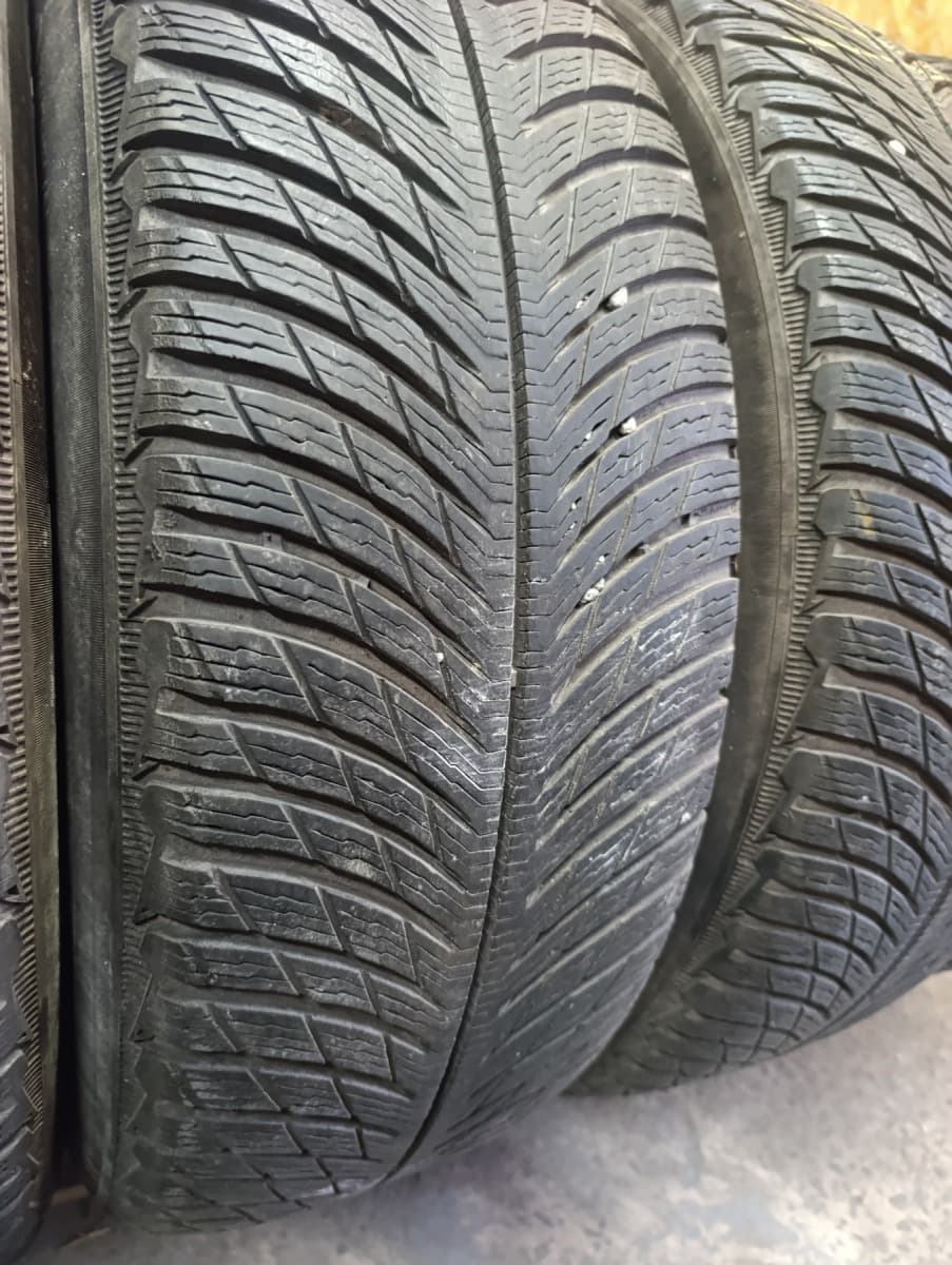 Шини б/у Michelin Pilot Alpin 5 SUV   235/65 R 17 Вживані шини Michelin Pilot Alpin 5 SUV   235/65 R 17