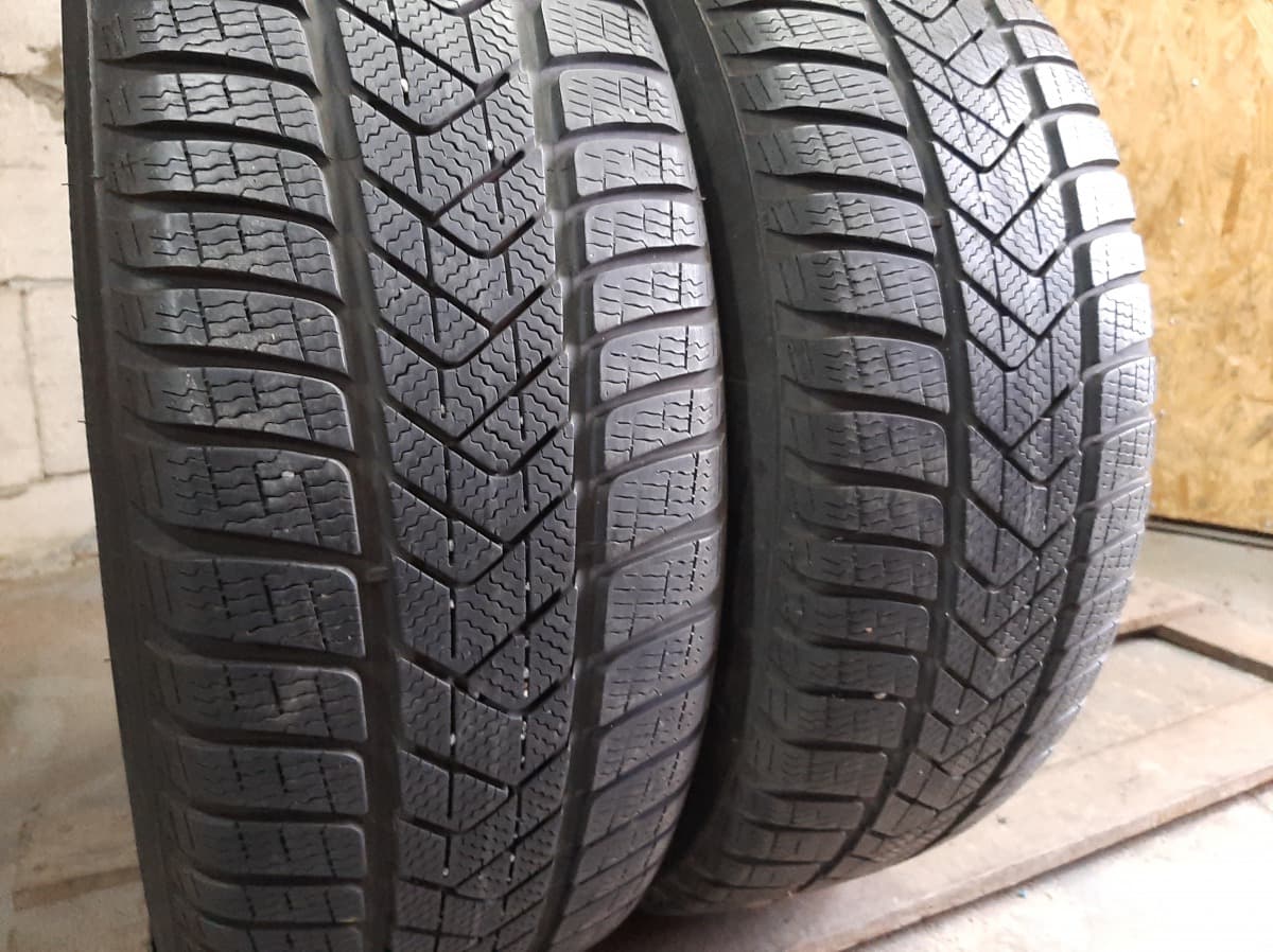 Придбати вживані шини Pirelli Sottozero 3 225/60 R 17 Придбати вживані шини Pirelli Sottozero 3 225/60 R 17