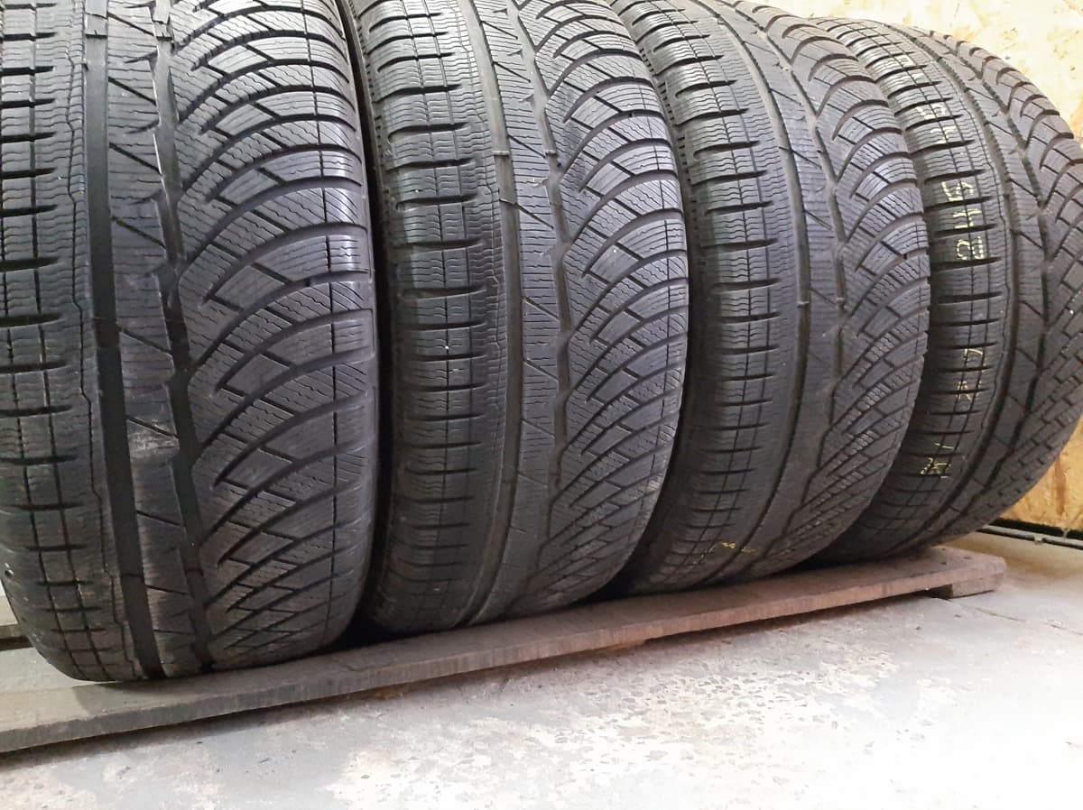 Придбати вживані шини Michelin Pilot Alpin PA4 245/45 R 18 Придбати вживані шини Michelin Pilot Alpin PA4 245/45 R 18