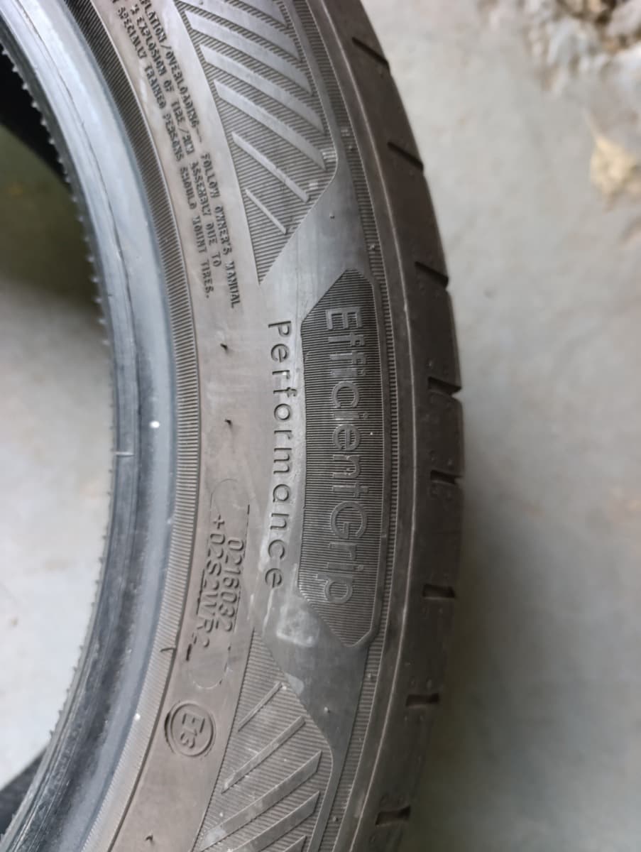 Шини б/у GoodYear Efficient Grip  .     . 215/50 R 17 Вживані шини GoodYear Efficient Grip  .     . 215/50 R 17