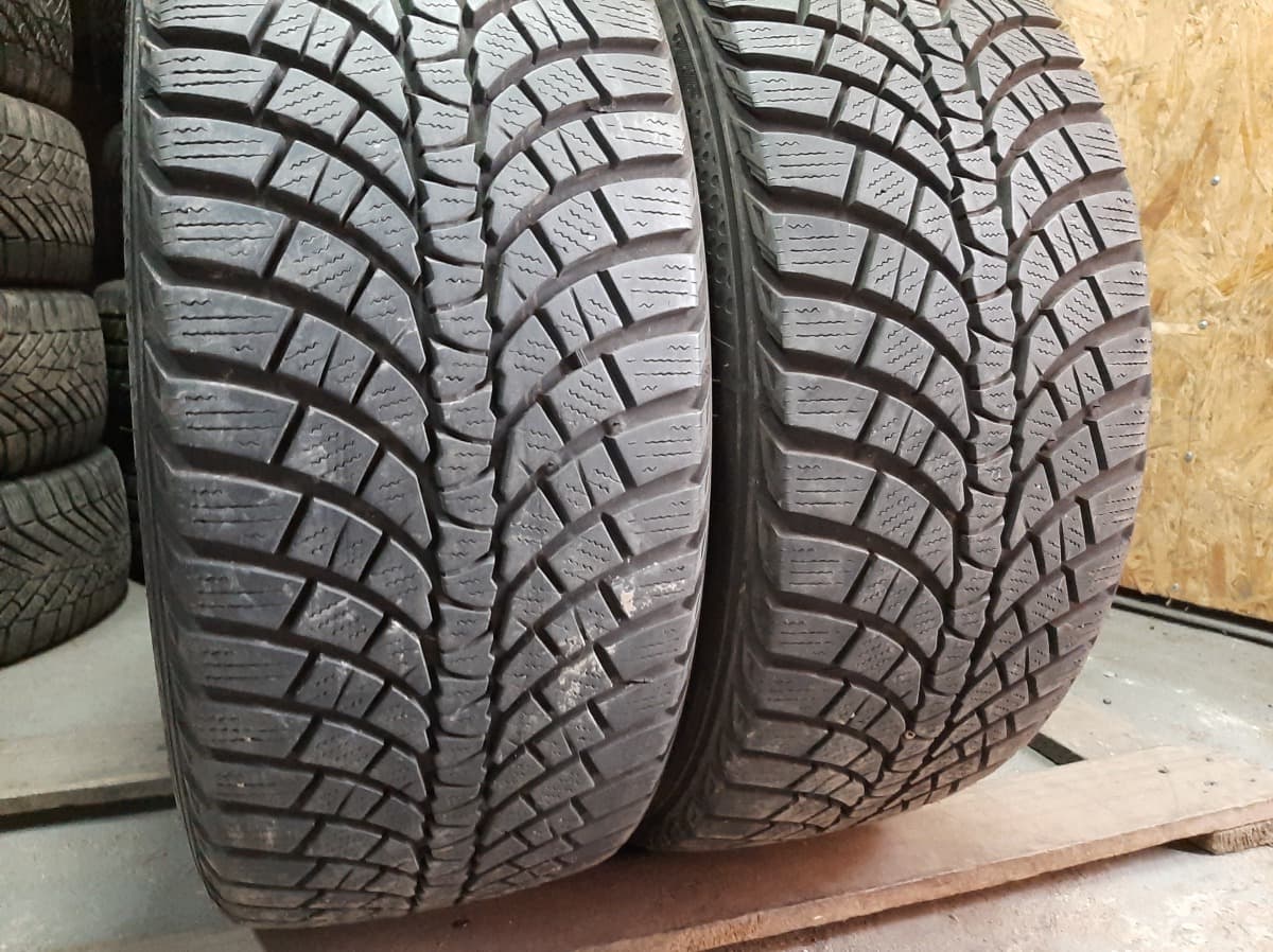 Придбати вживані шини Kumho Winter Craft WS 71 … 225/45 R 17 Придбати вживані шини Kumho Winter Craft WS 71 … 225/45 R 17