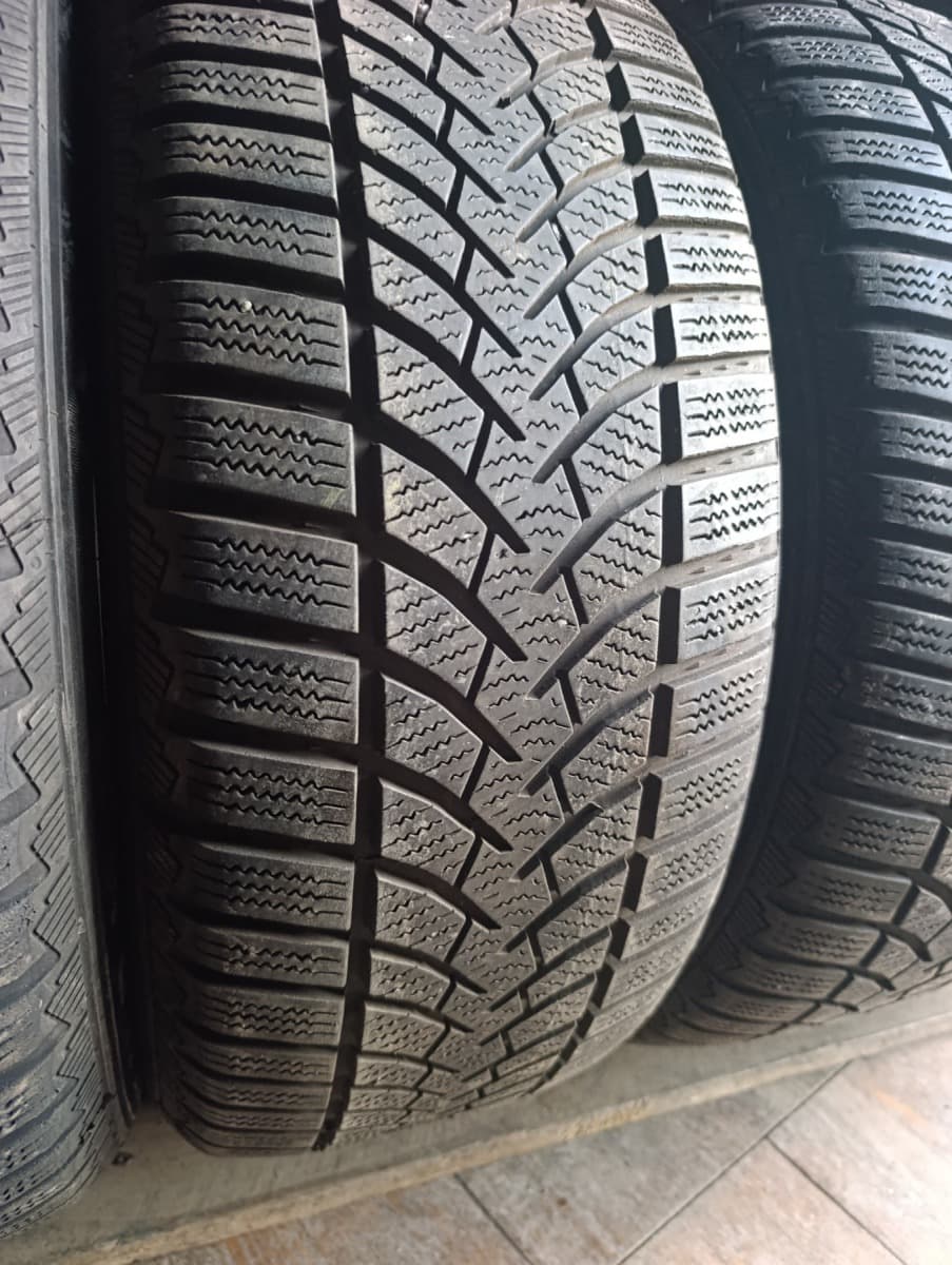 Шини б/у Semperit Speed-Grip 3 215/55 R 16 Вживані шини Semperit Speed-Grip 3 215/55 R 16