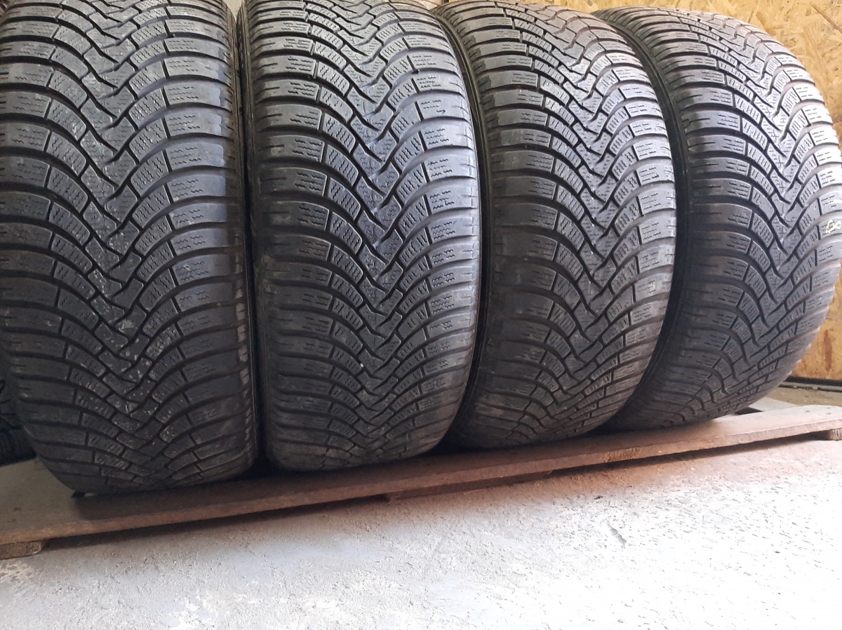 Придбати вживані шини Falken Euro Winter HS 01 . 235/50 R 18 Придбати вживані шини Falken Euro Winter HS 01 . 235/50 R 18