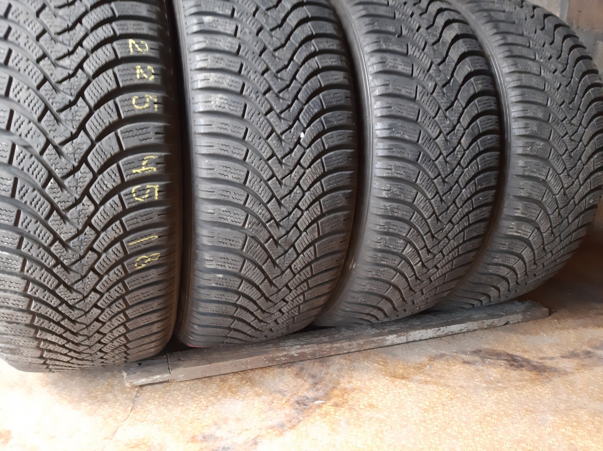 Придбати вживані шини Falken HS 01 Eurowinter / / 225/45 R 18 Придбати вживані шини Falken HS 01 Eurowinter / / 225/45 R 18