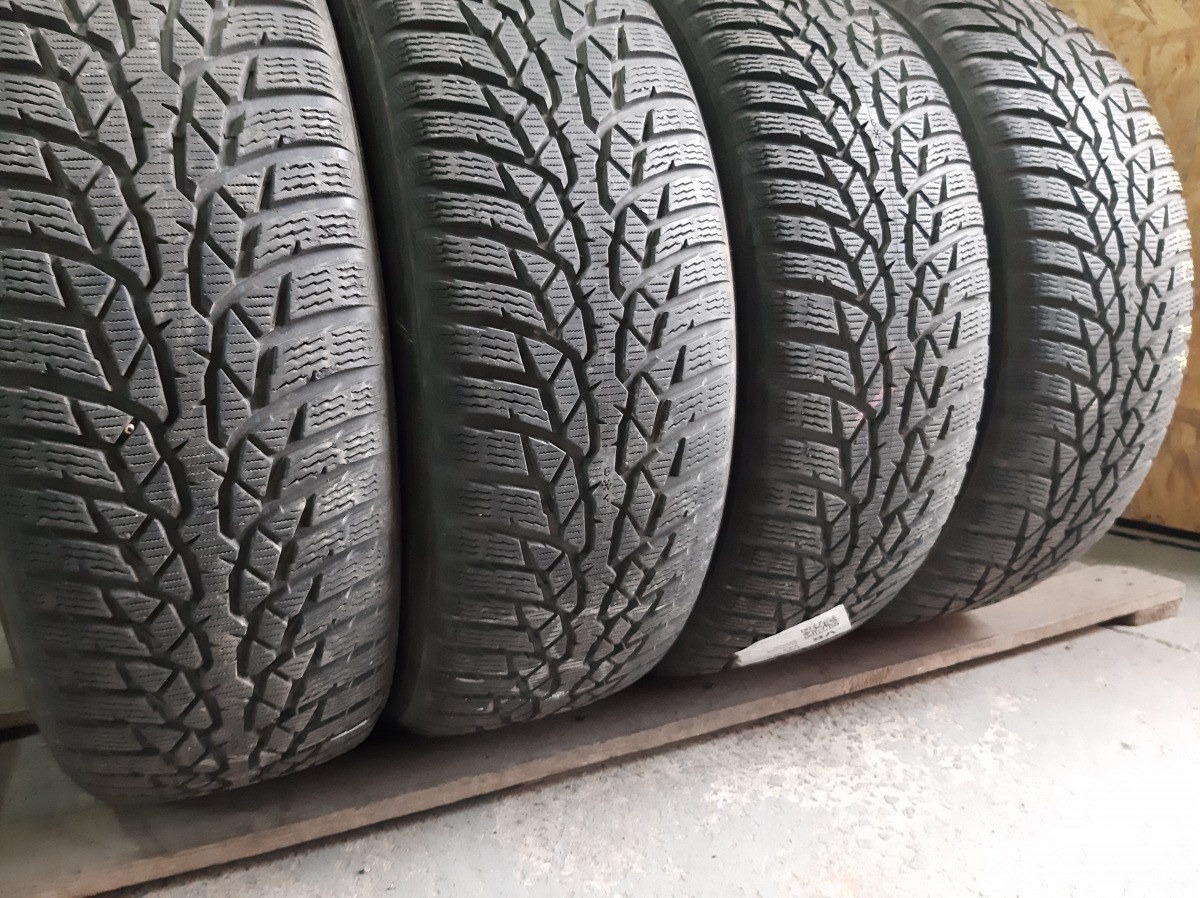Придбати вживані шини Nokian WR D4 215/60 R 17 Придбати вживані шини Nokian WR D4 215/60 R 17