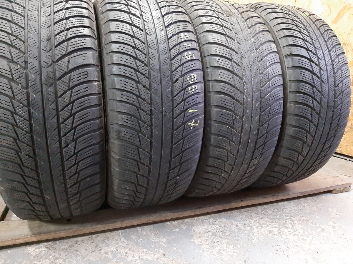 Придбати вживані шини Bridgestone Blizzak LM-001 215/55 R 17 Придбати вживані шини Bridgestone Blizzak LM-001 215/55 R 17