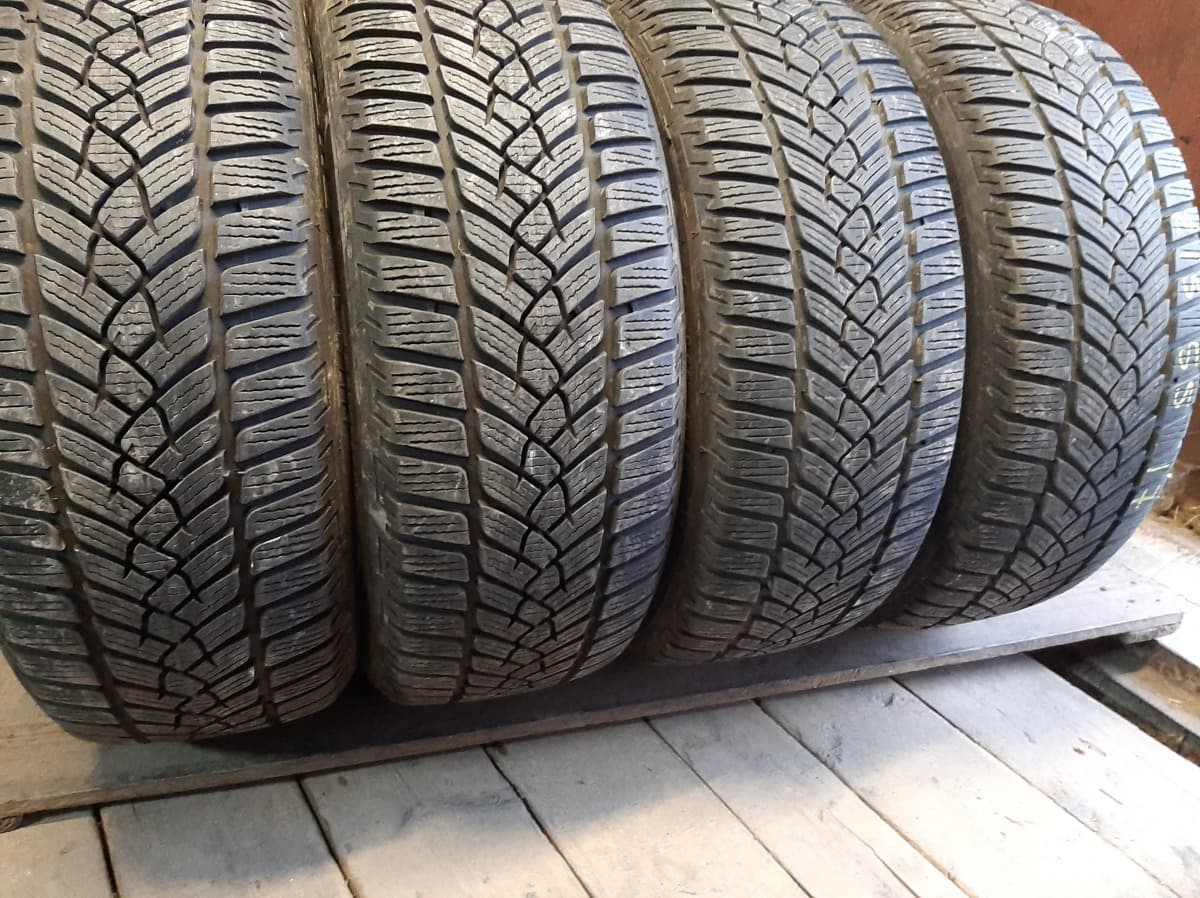 Придбати вживані шини Fulda Kristall Control HP 2 215/55 R 17 Придбати вживані шини Fulda Kristall Control HP 2 215/55 R 17