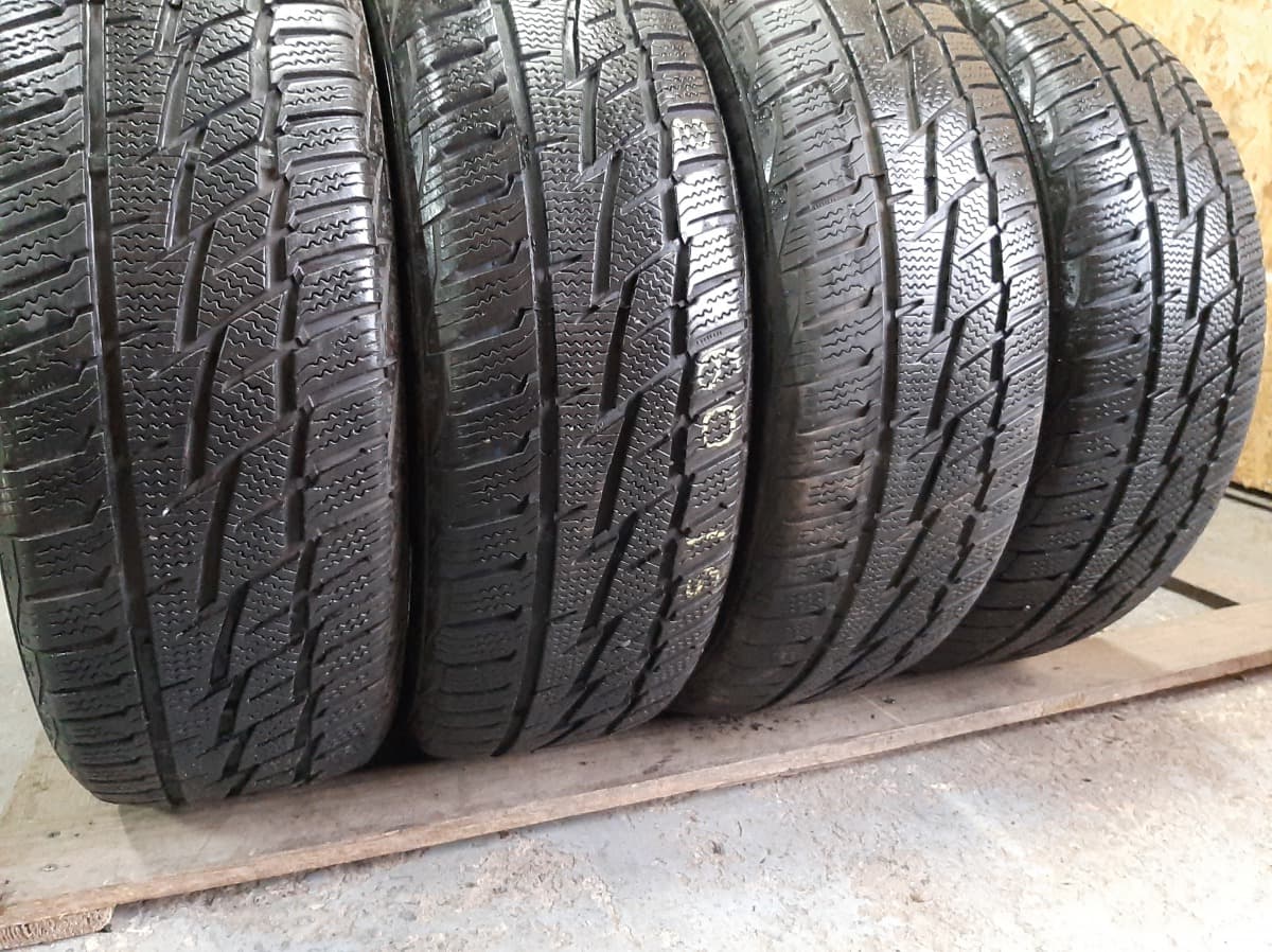 Шини б/у Matador Sibir Snow 205/60 R 16 Вживані шини Matador Sibir Snow 205/60 R 16