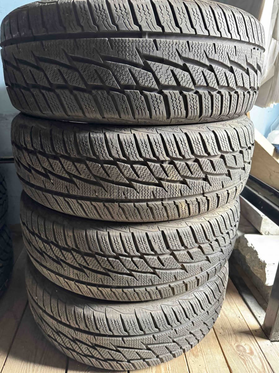 Придбати вживані шини Matador Sibir Snow 205/60 R 16 Придбати вживані шини Matador Sibir Snow 205/60 R 16