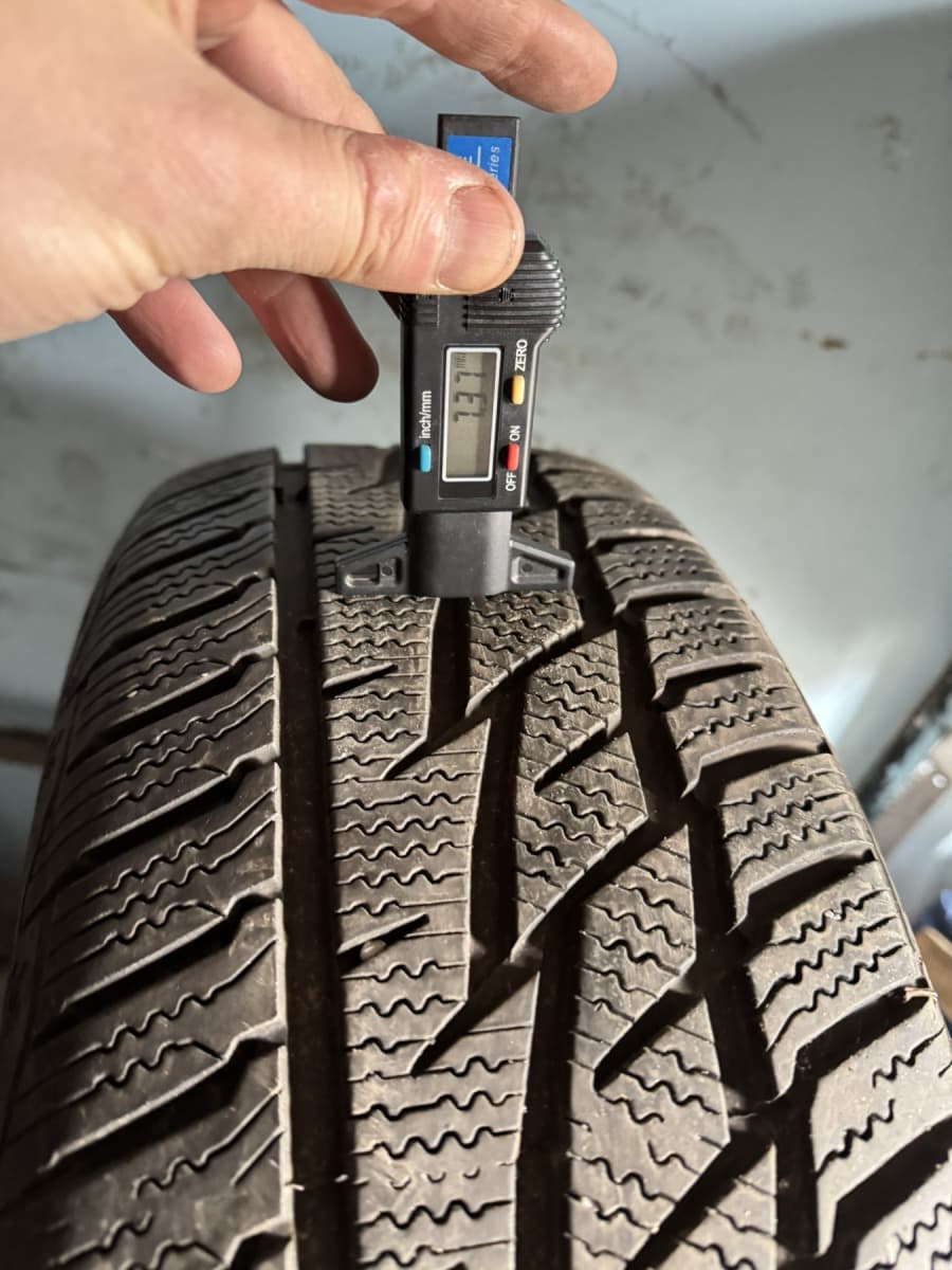 Шини б/у Matador Sibir Snow 205/60 R 16 Вживані шини Matador Sibir Snow 205/60 R 16