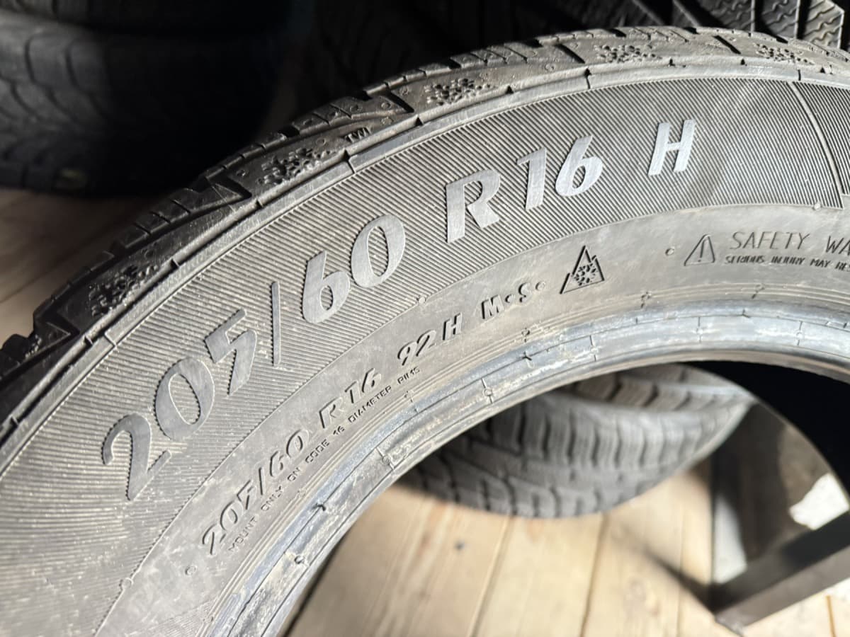 Шини б/у Matador Sibir Snow 205/60 R 16 Вживані шини Matador Sibir Snow 205/60 R 16
