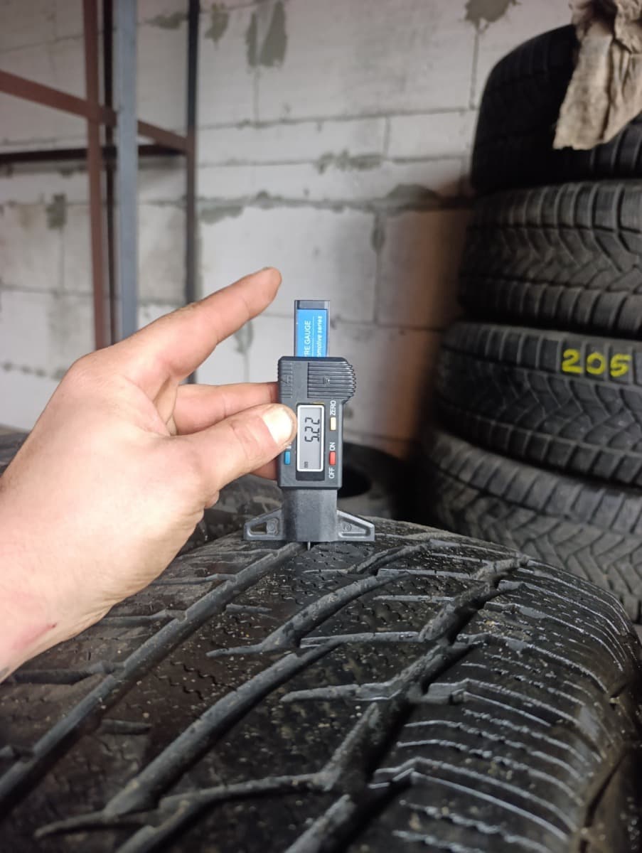 Шини б/у Matador Sibir Snow . 225/70 R 16 Вживані шини Matador Sibir Snow . 225/70 R 16