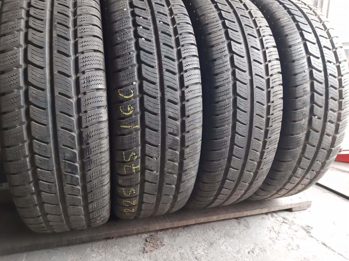 Придбати вживані шини Continental Vanco Winter 2 225/75 R 16C Придбати вживані шини Continental Vanco Winter 2 225/75 R 16C