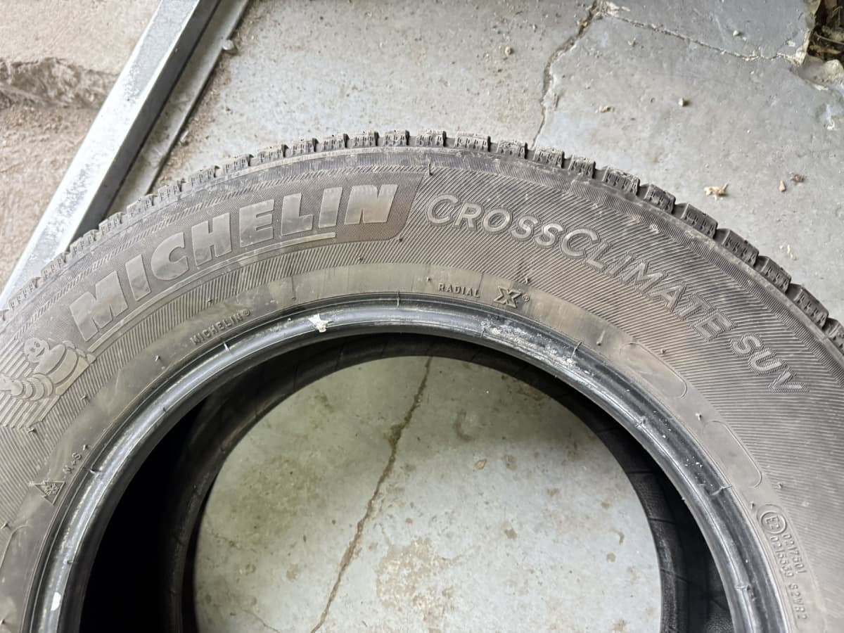 Шини б/у Michelin Cross Climate SUV … 235/60 R 16 Вживані шини Michelin Cross Climate SUV … 235/60 R 16